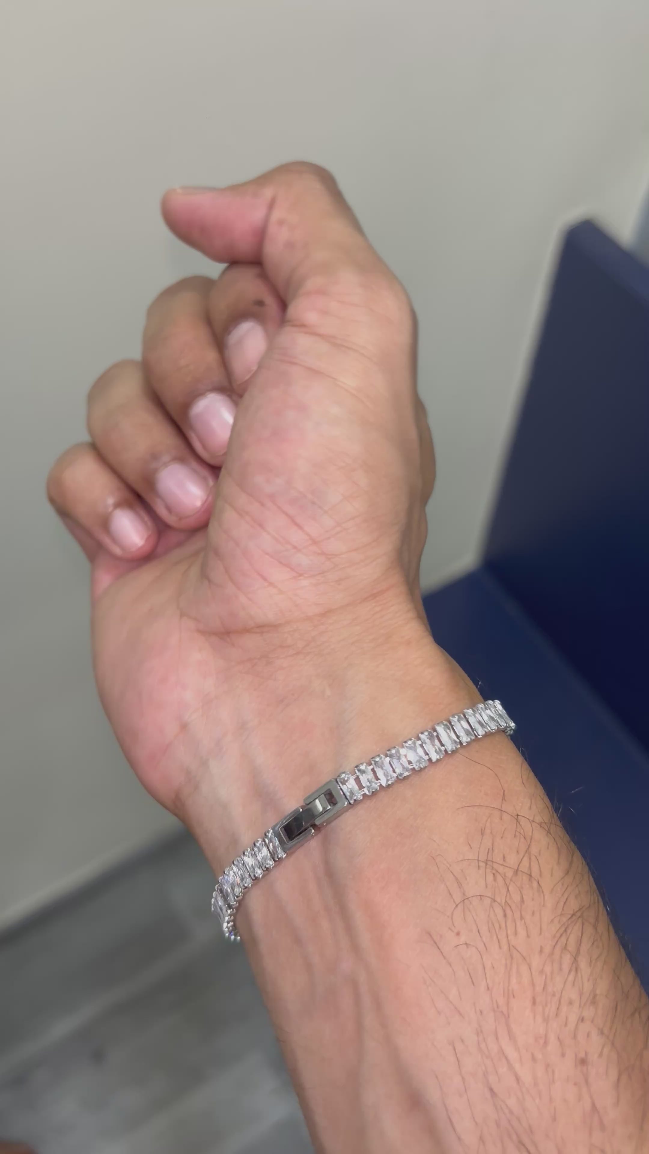 VANEZ Crystal Bracelet